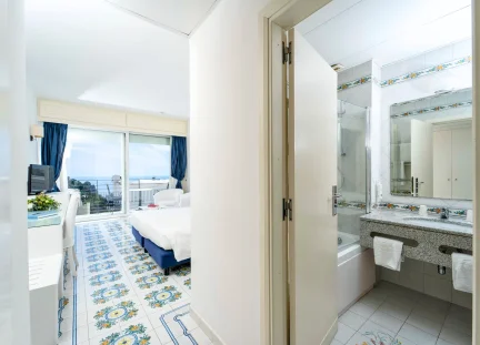 Superior Sea View 4